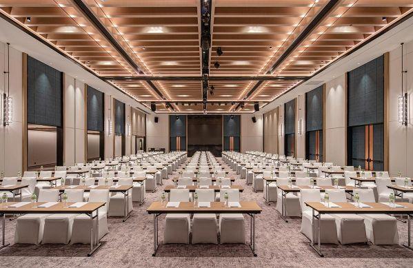 2F｜バリー国際宴会場（教室型）