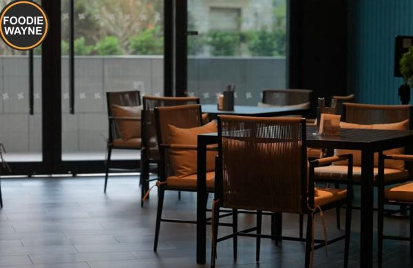 【YouTube】FOODIE WAYNEは食べるのが大好き